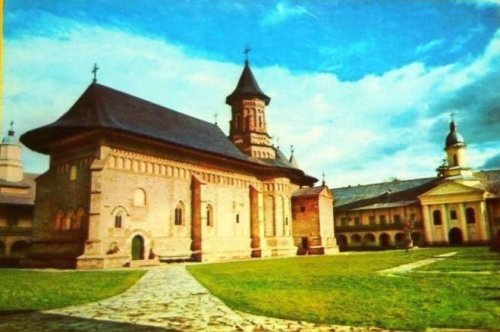 Pomenirea sfântului care s-a descoperit minunat la Mănăstirea Neamţ Poza 38811