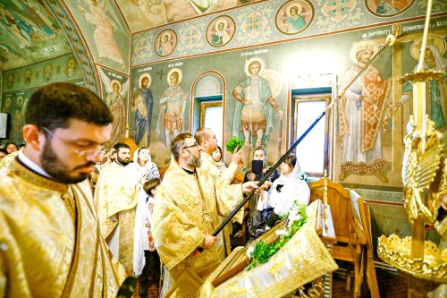 Târnosire şi resfinţiri de biserici în Muntenia Poza 37361