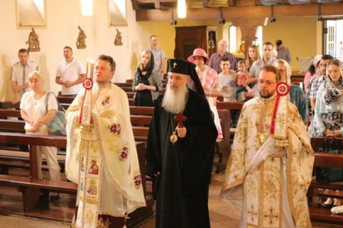 Vizită arhierească la românii ortodocși din Offenburg, Germania Poza 37310