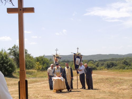 Cerc pastoral la Bata și sfințire de troiță la Șiștarovăț Poza 36562