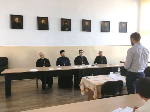 Examenul de licență la Facultatea de Teologie Ortodoxă din Arad Poza 36224