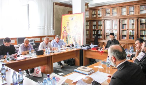 Şedinţa Consiliului eparhial al Arhiepiscopiei Dunării de Jos Poza 35639