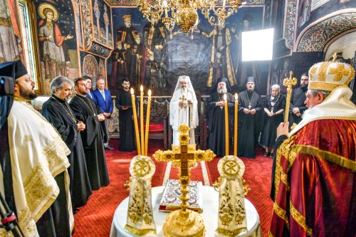 Patriarhul României, sărbătorit la 66 de ani Poza 35138