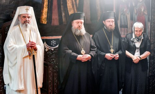 Patriarhul României, sărbătorit la 66 de ani Poza 35142