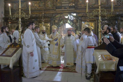 PS Părinte Damaschin Dorneanul a fost hirotonit şi instalat la Suceava Poza 35101