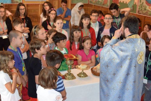 Importanţa taberelor creştin-ortodoxe pentru misiunea Bisericii în rândul tinerei generaţii Poza 34913