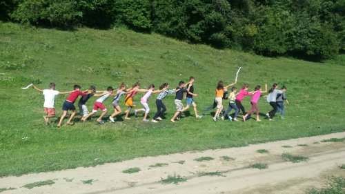 Copiii din Bivolari în tabără la Mănăstirea Balş Poza 34509
