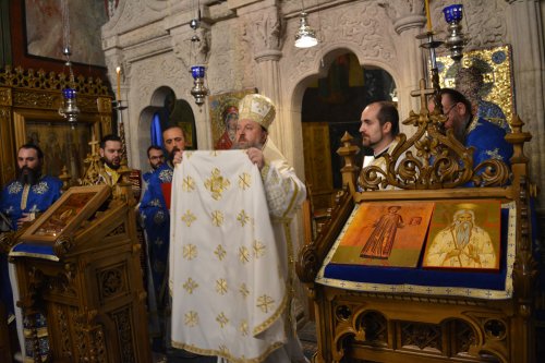 Slujire arhierească şi hirotonie la Mănăstirea Antim Poza 34556