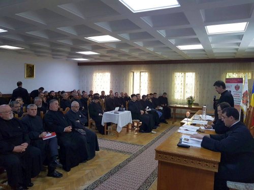 Întâlniri ale preoţilor din Bacău şi Moineşti Poza 34328