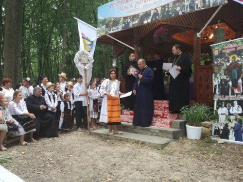 Festivalul de pricesne mariane pentru copii, la Mănăstirea Rus, Sălaj Poza 33675