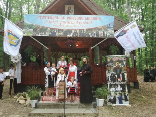 Festivalul de pricesne mariane pentru copii, la Mănăstirea Rus, Sălaj Poza 33676