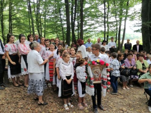 Festivalul de pricesne mariane pentru copii, la Mănăstirea Rus, Sălaj Poza 33678