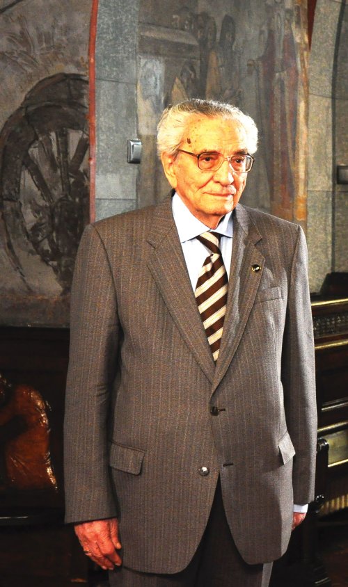 Maestrul Viorel Cosma – „Patriarhul muzicologiei românești” (30 martie 1923 - †15 august 2017) Poza 33720