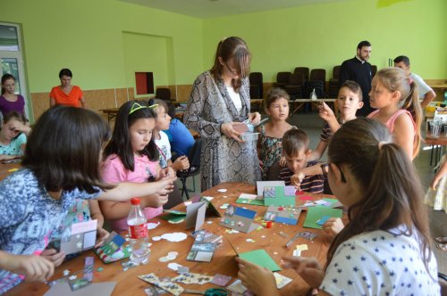 Atelier de creație pentru copii în Parohia Dumbrăveni, Beclean Poza 33364