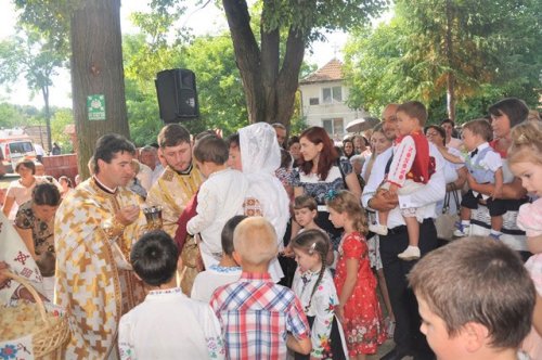 Târnosiri și binecuvântări arhierești în Duminica a 12 după Rusalii Poza 33000