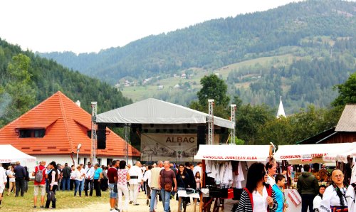 Potenţialul turistic al zonelor rurale din ţară, prezentat la Albac - Alba Poza 32483