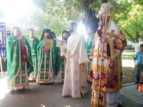 Zile de prăznuire la Mănăstirea Arad-Gai Poza 32502