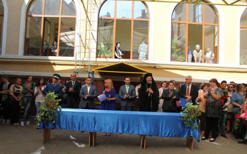 PS Părinte Emilian Crişanul la deschiderea anului şcolar la Colegiul Economic din Arad Poza 32088