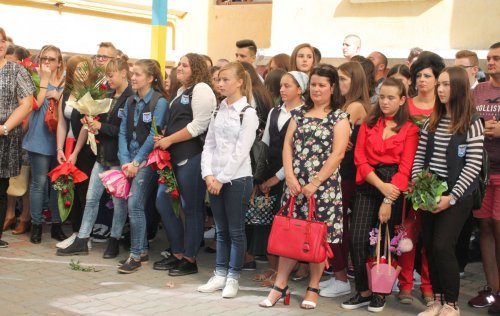 PS Părinte Emilian Crişanul la deschiderea anului şcolar la Colegiul Economic din Arad Poza 32089