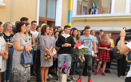PS Părinte Emilian Crişanul la deschiderea anului şcolar la Colegiul Economic din Arad Poza 32091