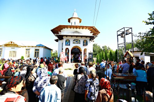 Sfinţiri de biserici în Muntenia şi Dobrogea Poza 31759