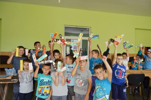 Activităţi creative cu copiii şi tinerii din Dumbrăveni, Beclean Poza 31673