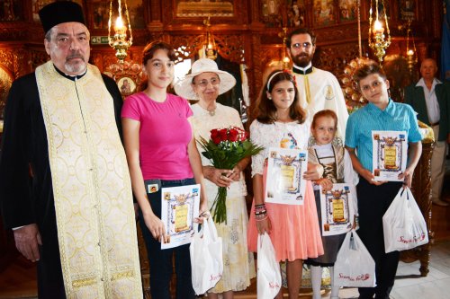 Activităţi cu copiii şi tinerii, la Biserica „Sfânta Treime” din Cisnădie Poza 31601