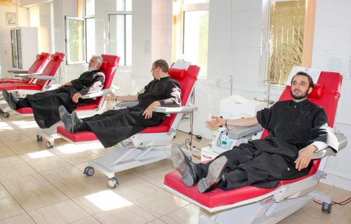Campanie de donare de sânge la Galaţi Poza 31568