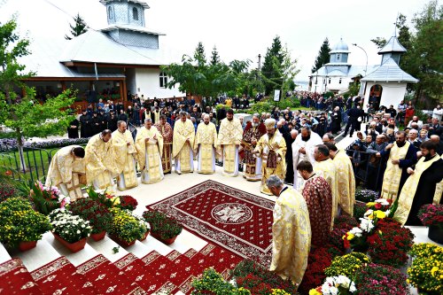 Sărbătoarea Sfântului Teodosie de la Mănăstirea Brazi Poza 31467