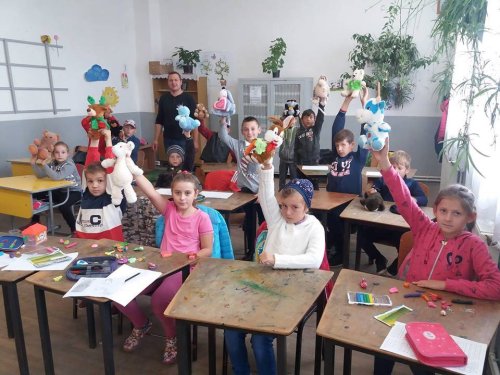 Bucurie pentru copiii din Spineni - Andrieşeni Poza 31101