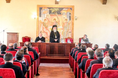 Conferinţă preoţească la Protoieria Craiova Sud Poza 30870
