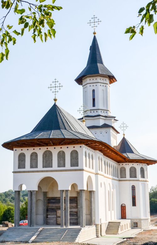 Sfânta Cuvioasă Parascheva, ocrotitoarea Mănăstirii Dobrești Poza 30237