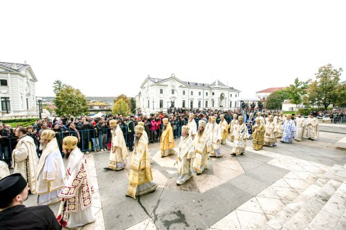 Sfânta Parascheva și-a primit închinătorii de ziua ei Poza 30161