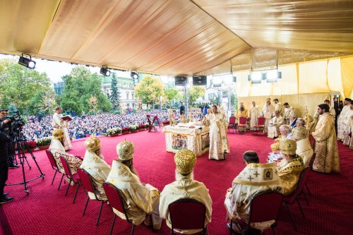 Sfânta Parascheva și-a primit închinătorii de ziua ei Poza 30164