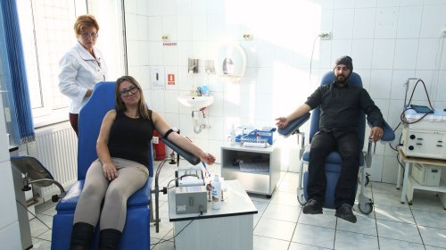 Studenții teologi de la Sibiu au donat sânge Poza 30070