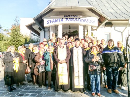 Credincioși prahoveni  în pelerinaj la Iași Poza 30036