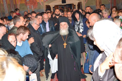Tundere în monahism la Mănăstirea Hodoș-Bodrog săvârșită de IPS Părinte Timotei al Aradului Poza 29895