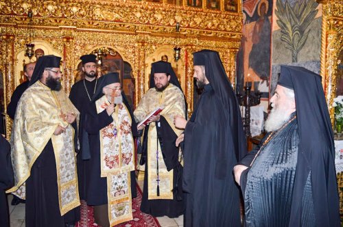 Tundere în monahism la Mănăstirea Hodoș-Bodrog săvârșită de IPS Părinte Timotei al Aradului Poza 29899