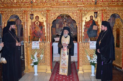 Tundere în monahism la Mănăstirea Hodoș-Bodrog săvârșită de IPS Părinte Timotei al Aradului Poza 29900