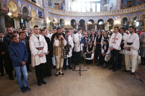 Întâlnirea tinerilor din Arhiepiscopia Sibiului: „Bucuria tinereţii” Poza 29743