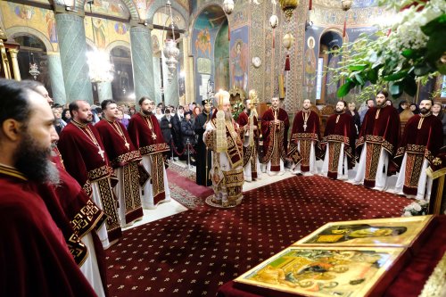 Sfântul Ierarh Nectarie, sărbătorit la Mănăstirea Radu Vodă Poza 28586