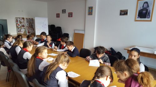 Cursuri pentru elevi oferite de Arhiepiscopia Târgoviștei Poza 28350