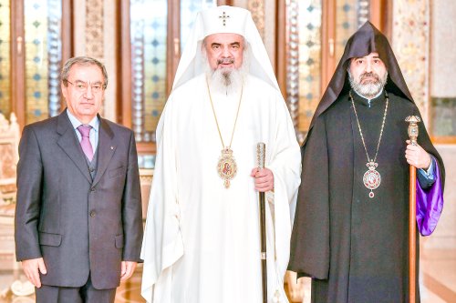 Ambasadorul Armeniei la Bucureşti, în vizită la Patriarhia Română Poza 27806