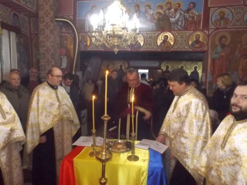 Sfântul Ierarh Nicolae, cinstit la filia Ciumaşi a Parohiei Brad Poza 27117