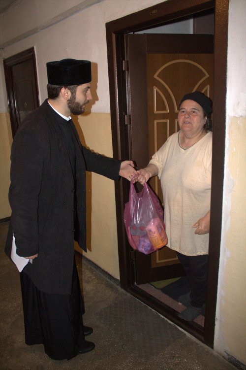 Daruri pentru 100 de familii nevoiașe din Parohia Iancu Vechi-Mătăsari Poza 26232