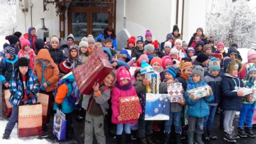 650 de copii au primit daruri prin Asociația „Sfânta Maria” Cristian, Brașov Poza 25644