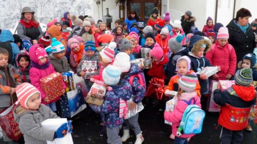 650 de copii au primit daruri prin Asociația „Sfânta Maria” Cristian, Brașov Poza 25646