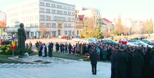 Ceremonie de cinstire a poetului naţional Mihai Eminescu, la Cluj-Napoca Poza 25044