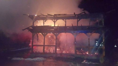 Biserica din Suha Mălini a ars într un incendiu  Poza 24800