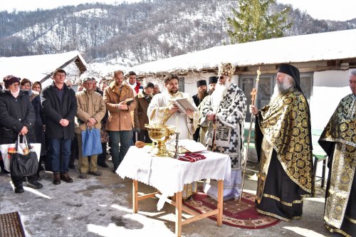 Liturghie arhierească în ctitoria Sfântului Nicodim Poza 22571